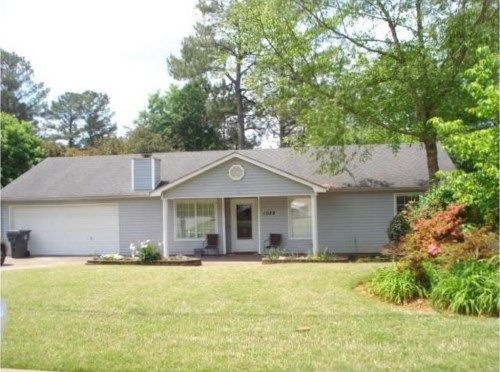 1028 Dallas Way, Lawrenceville, GA 30046