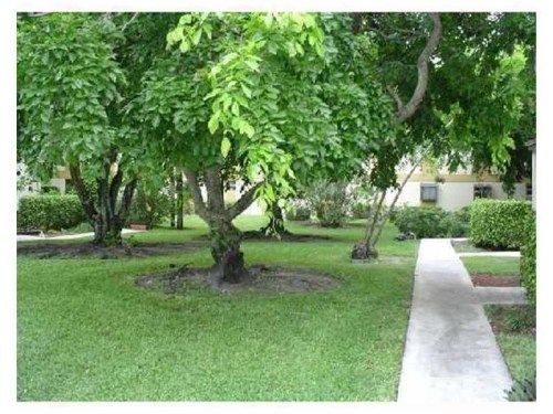 301 Gardens Dr # 104, Pompano Beach, FL 33069