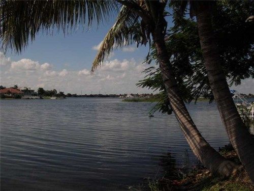 1004 NW 180th Ave, Hollywood, FL 33029