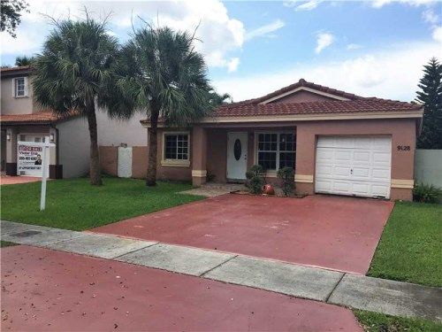 9128 NW 192nd Ter, Hialeah, FL 33018