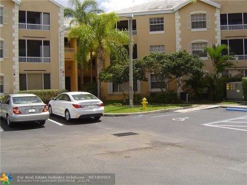 2831 N Oakland Forest Dr # 305, Fort Lauderdale, FL 33309