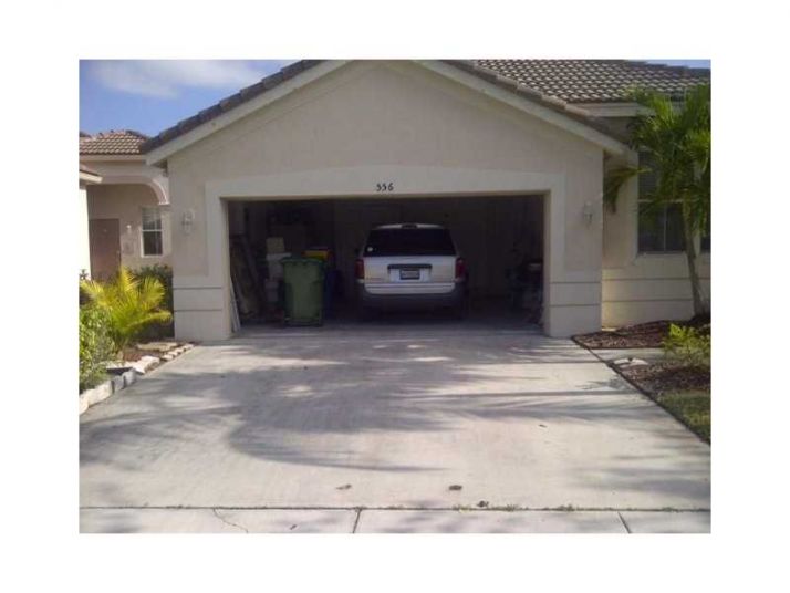 556 Live Oak Lane, Fort Lauderdale, FL 33327