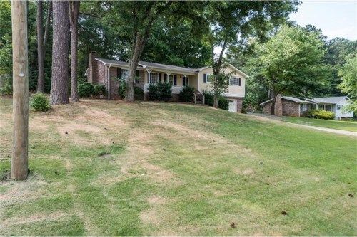 607 Ravenwood, Woodstock, GA 30188