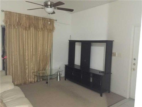 2331 NW 96 te # 17H, Hollywood, FL 33024