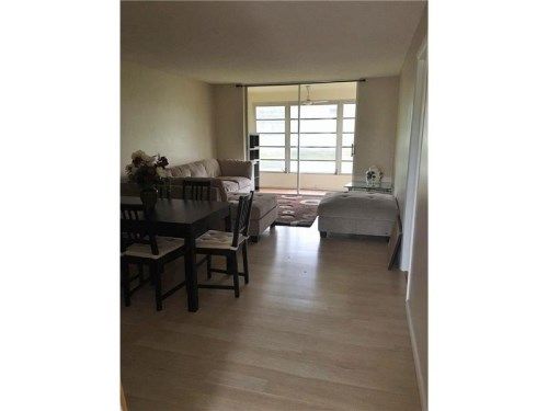 9340 Sunrise Lakes Blvd # 108, Fort Lauderdale, FL 33322