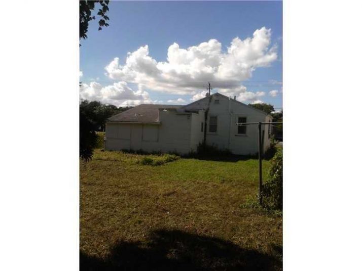 221 SW 2nd Ave, Hallandale, FL 33009