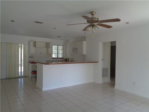 1919 Thomas St, Hollywood, FL 33020