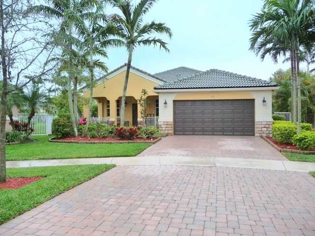 520 Penta Ct, Fort Lauderdale, FL 33327