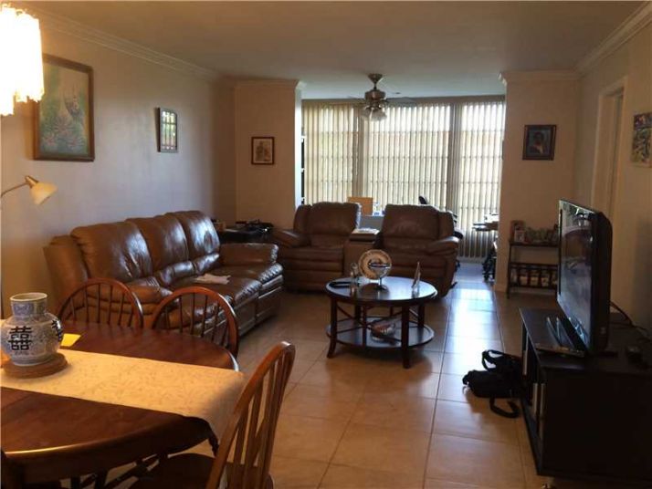 3051 SUNRISE LAKES DR # 202, Fort Lauderdale, FL 33322
