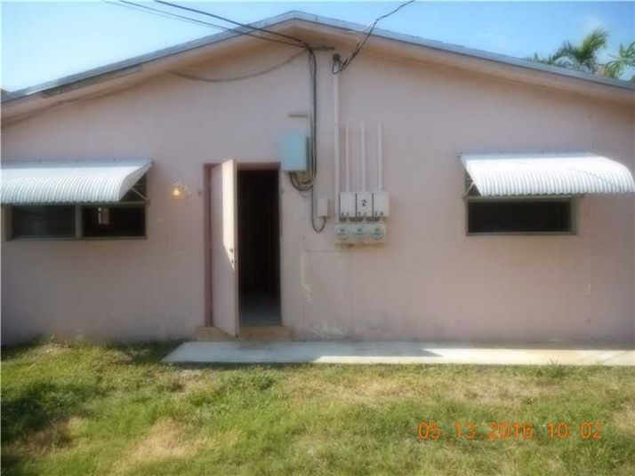 905 NE 8th St # 1, Hallandale, FL 33009