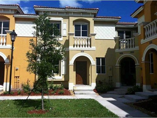 1863 89 TE # 8, Hollywood, FL 33025