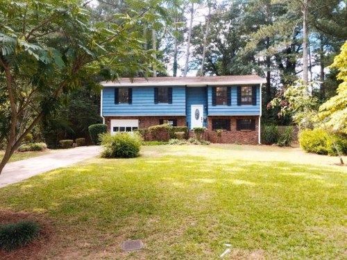 6748 Creekmoor Lane, Riverdale, GA 30296