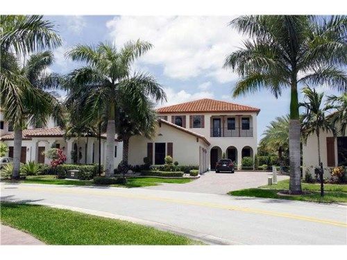 8251 NW 40th St, Hollywood, FL 33024