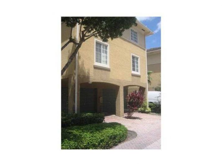 2941 185 ST # 1306, Miami, FL 33180