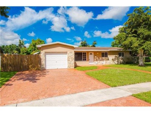 211 NW 78th Ave, Hollywood, FL 33024
