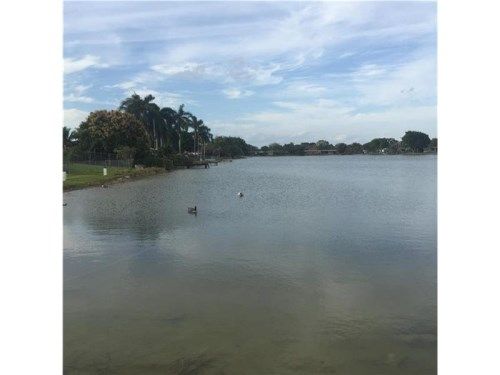 8711 NW 11th St, Hollywood, FL 33024