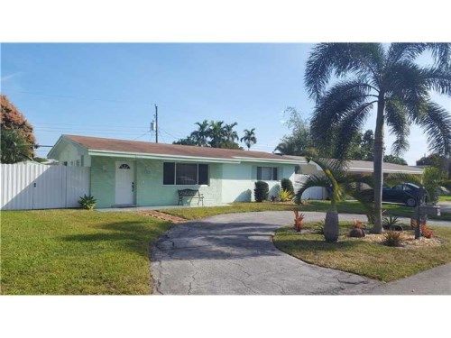 8221 NW 16th St, Hollywood, FL 33024