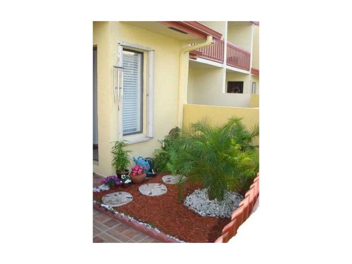 10030 NW 41st St # 40-4, Miami, FL 33178