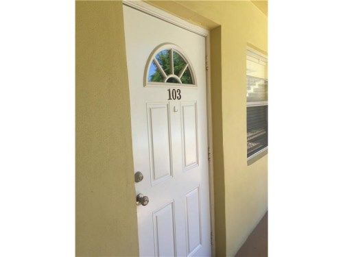714 NE 10th St # 103, Hallandale, FL 33009