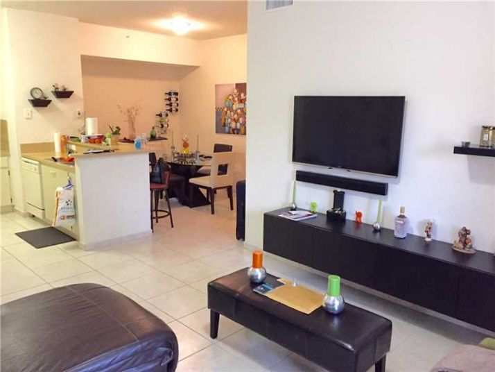 7280 NW 114th Ave # 201-8, Miami, FL 33178