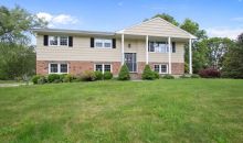 12 Briarwood Dr Middletown, NY 10940