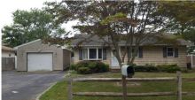 32 Lafayette Dr Shirley, NY 11967