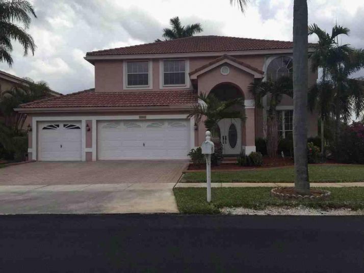 2383 SW 181st Ter, Hollywood, FL 33029