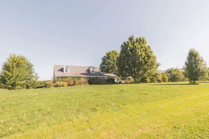 11280 Us 50, Dillsboro, IN 47018
