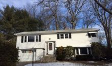 4 Venus Dr Worcester, MA 01605