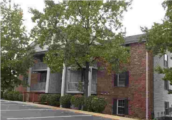 7600 TRIWOODS DR, Saint Louis, MO 63119