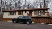 27 Cedar Ln Gouldsboro, PA 18424