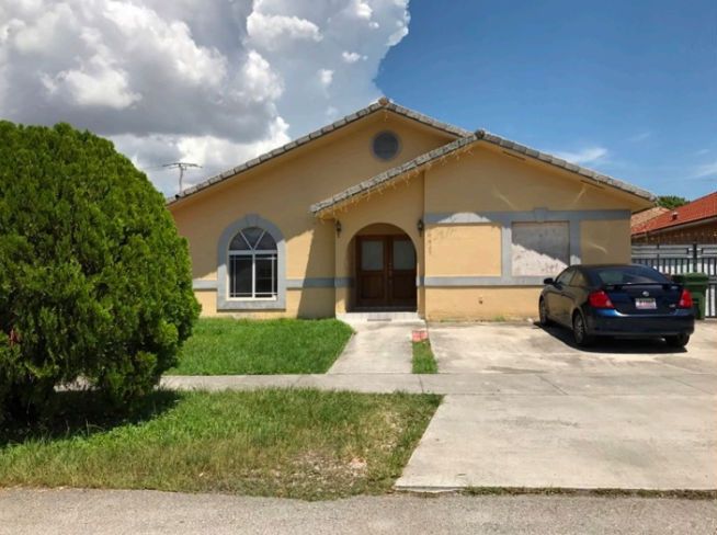 7525 W 32nd Ct, Hialeah, FL 33018