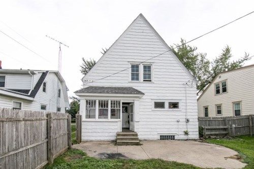 520 74th St, Kenosha, WI 53143