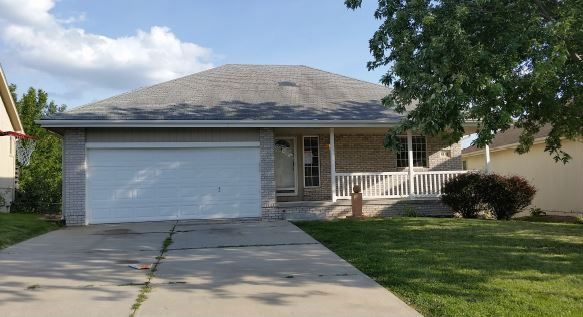 8131 Potter St, Omaha, NE 68122