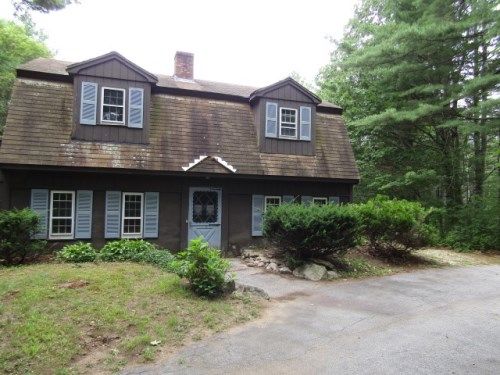 13 Marilyn Park Dr, Hampstead, NH 03841