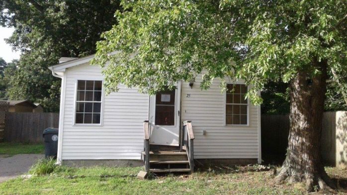25 Crown St, Warwick, RI 02889