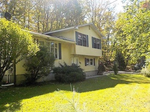 517 Allerton Rd, Naugatuck, CT 06770