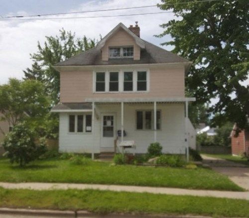145 Charlton St, Beaver Dam, WI 53916