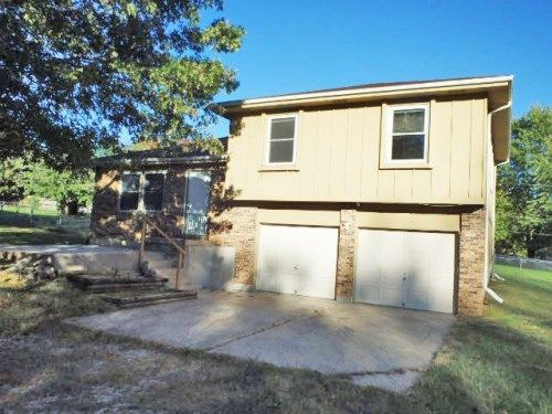 16109 Hinkle Ave, Belton, MO 64012