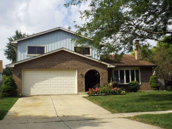 633 Feather Sound Dr, Bolingbrook, IL 60440