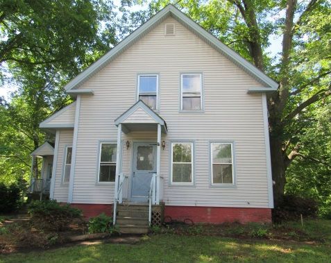 55 South St, Claremont, NH 03743