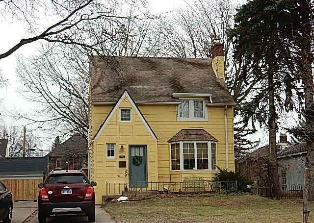 1438 Yorkshire Rd, Grosse Pointe, MI 48230
