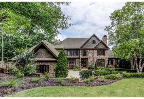 7806 Stables Dr, Atlanta, GA 30350