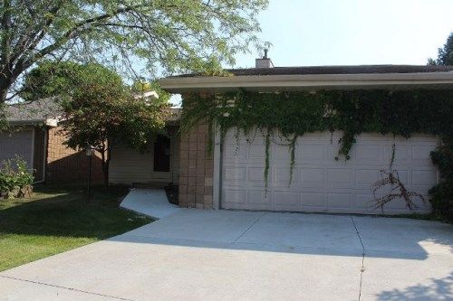 975 Beta Dr, Neenah, WI 54956