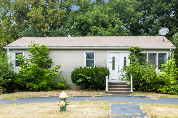 30 Hedley Ave, Johnston, RI 02919