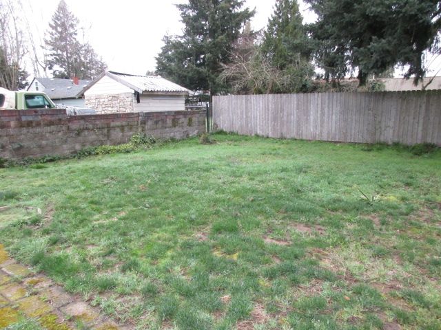 833 SE Walnut St, Hillsboro, OR 97123