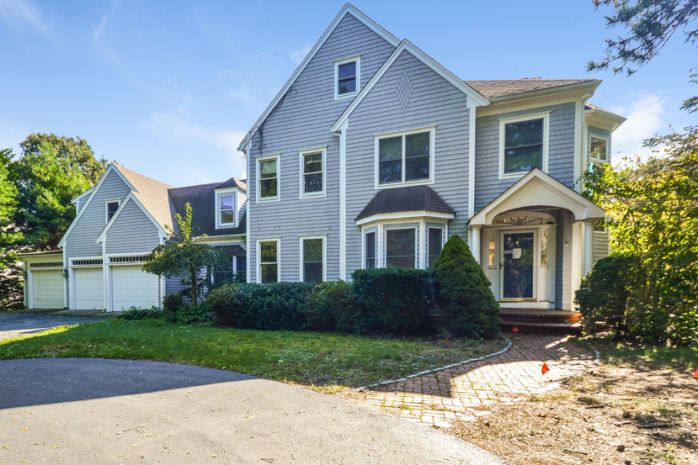 15 Paddock Cir, North Falmouth, MA 02556