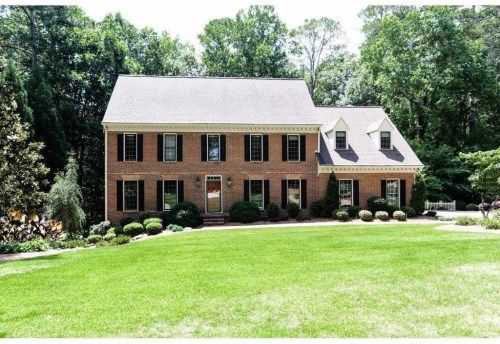 1609 Lazy River Ln, Atlanta, GA 30350