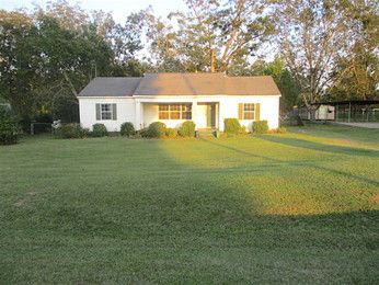 907 Stanley Ave, Andalusia, AL 36420