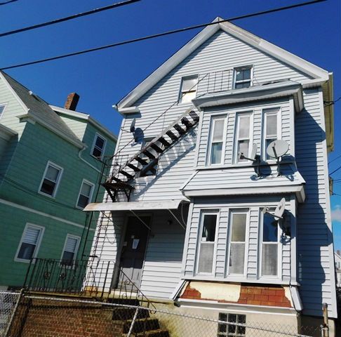 49 Winsor St, New Bedford, MA 02744